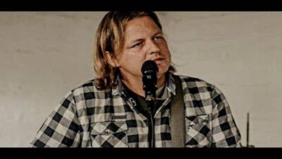 Etienne Steyn Biography: South African Afrikaans Singer-Songwriter